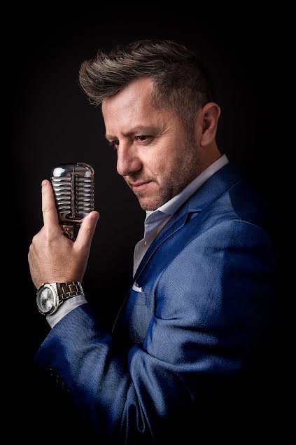 Fabián Rosales, ganador de los Premios Awards to Excellence 2021