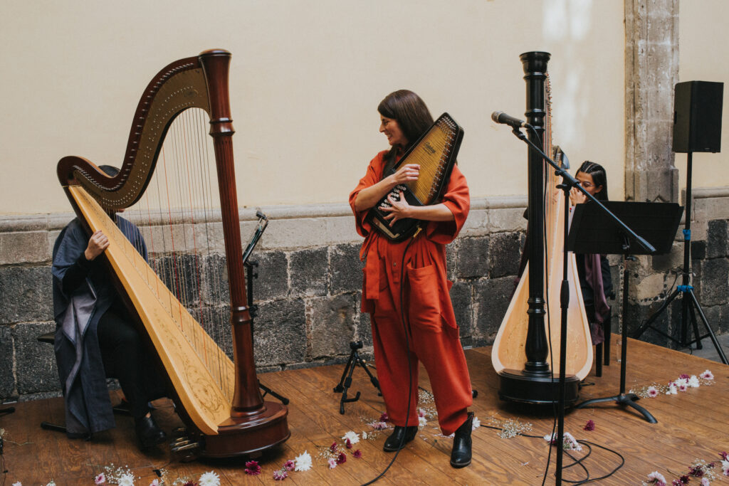 Fernanda Ulibarri y Musas Ensamble de Arpas reimaginan a Lydia Mendoza con Denise Gutiérrez en “Pálida Luna”