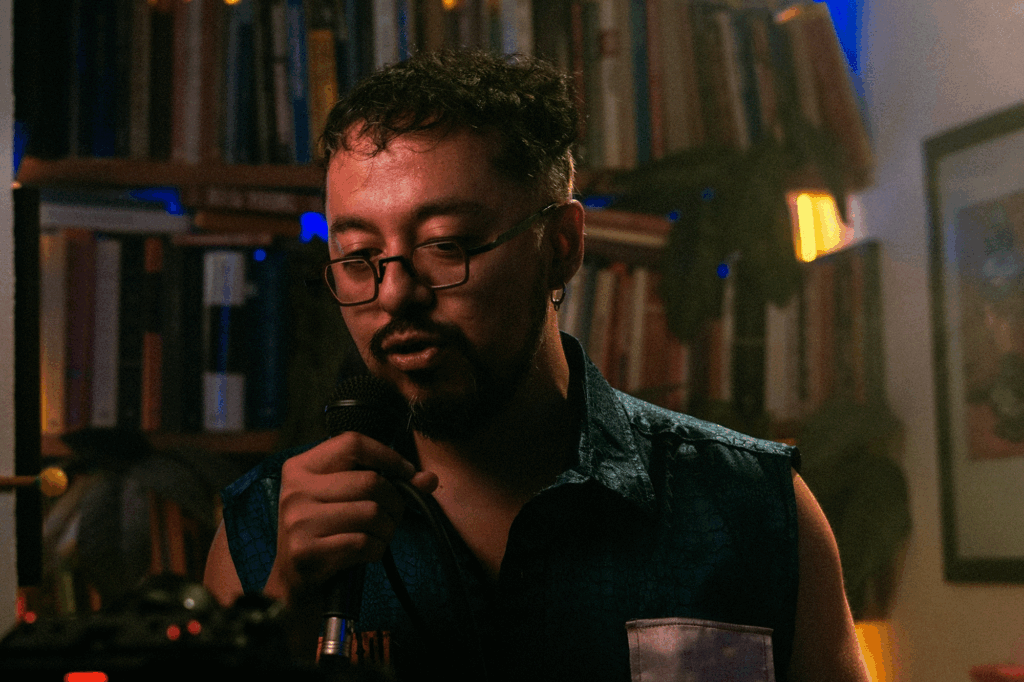 Arturo Waldo estrena su libro-disco En El Centro