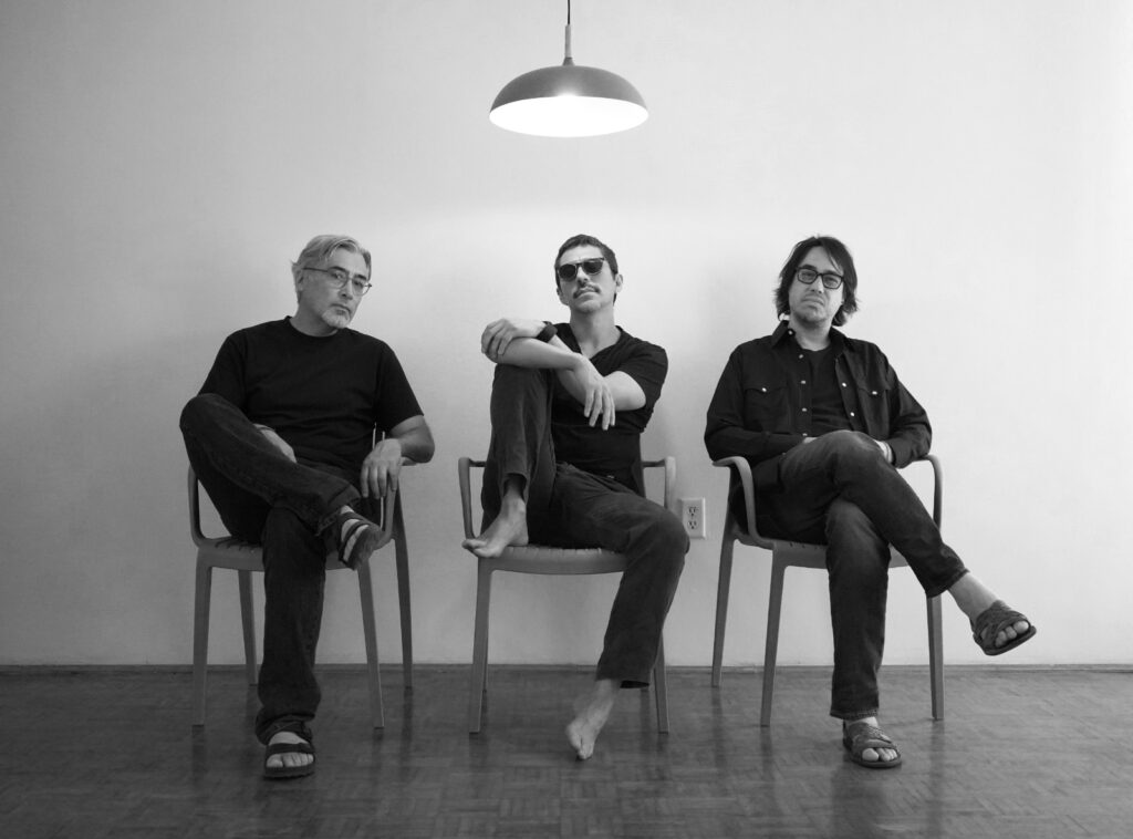 Odelay cierra una etapa con Moths, un EP cargado de sensibilidad, migración y amistad