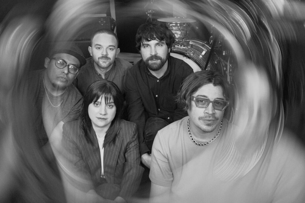 Sailawway abre las puertas de FASES, un viaje etéreo hacia la memoria