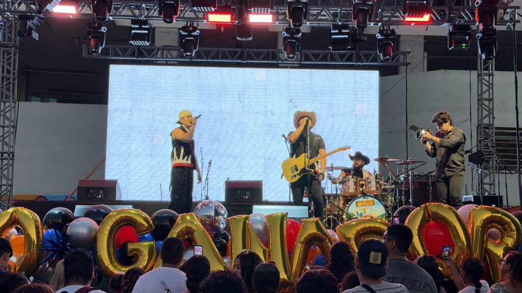 SULTÁN PONE A BAILAR LA FIESTA QUE CELEBRÓ EL TRIUNFO DE ALDO DE NIGRIS