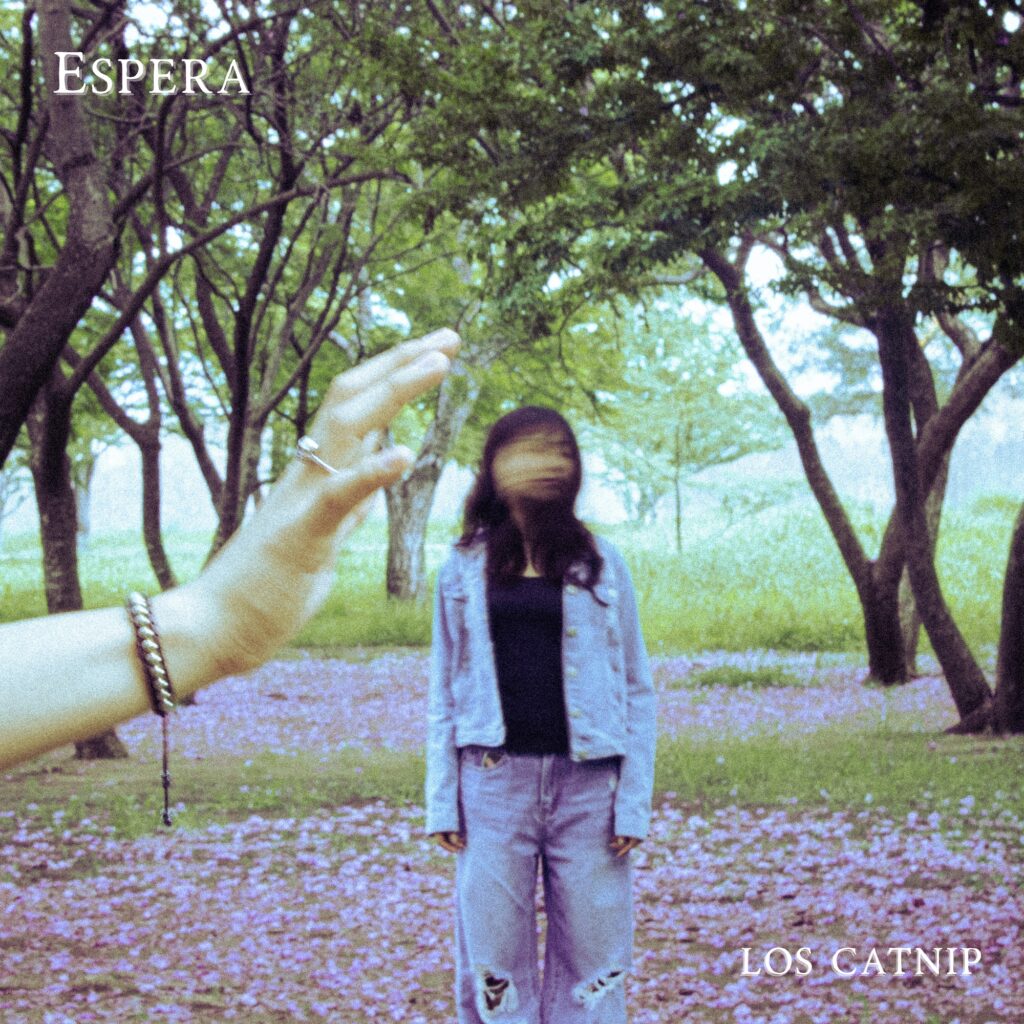 LOS CATNIP DEBUTAN CON “ESPERA”: UN HIMNO DE VULNERABILIDAD Y ENERGÍA ADOLESCENTE