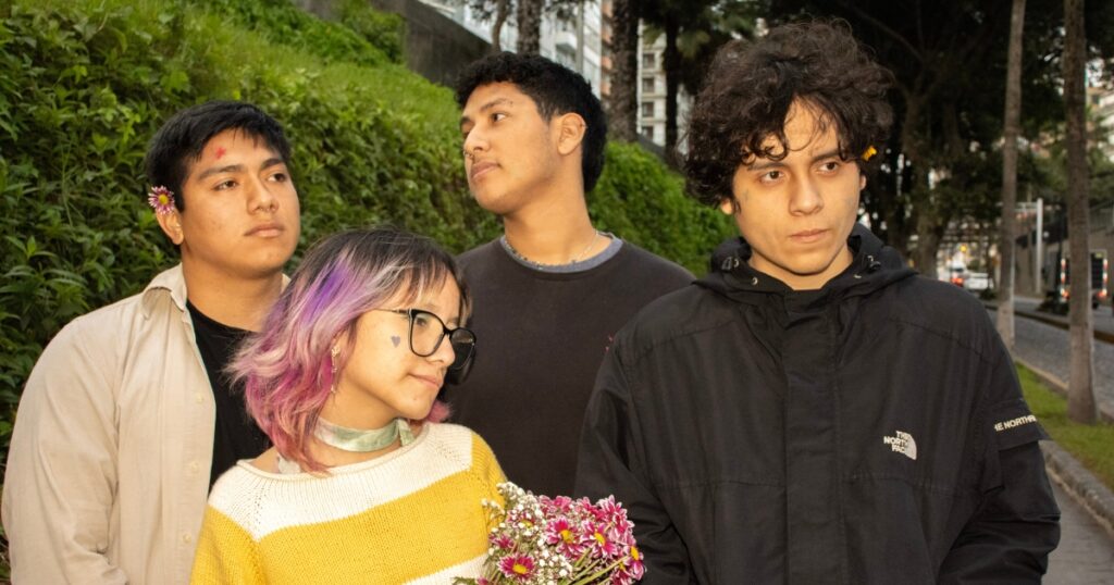 Marsupials expone el lado ingenuo y caótico del amor en “FLORES”