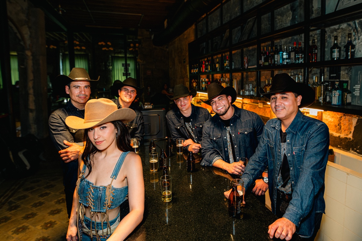 SOFI SAAR CONSOLIDA EL “POPTEÑO” Y ANUNCIA SU NUEVO ÁLBUM “50/50” PARA 2026