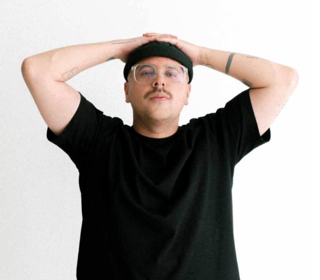 EDGAR MONDRAGÓN LANZA ‘E-ENFOQUE’: DRONE COMO PAUSA ANTE LA SATURACIÓN DIGITAL