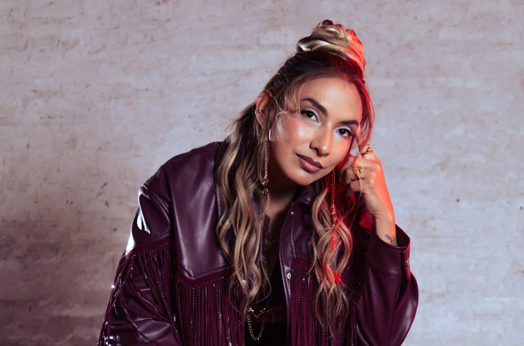 A Viscaya enciende el afrobeat con “Ca$h” y una narrativa sensual