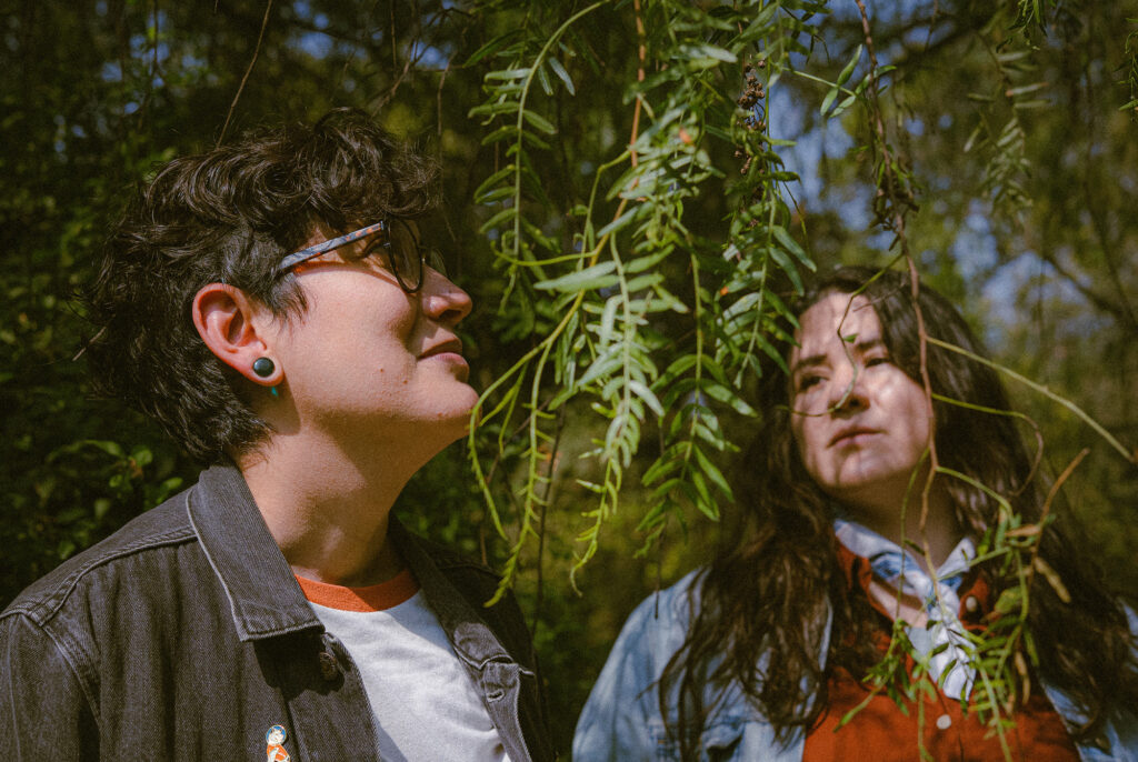 Andrea Lp MX convierte el caos mental en música con “Cansada De Vivir En Mi Cabeza”