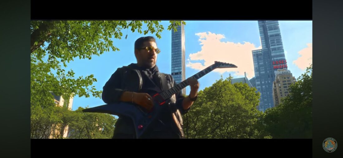 THEKOIWAY presenta el videoclip de “Cauce”, un viaje emocional sobre la migración, la memoria y la distancia