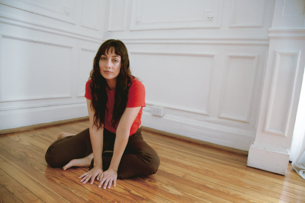 Mica Sotera presenta “al menos esta vez”, el último adelanto de su próximo álbum