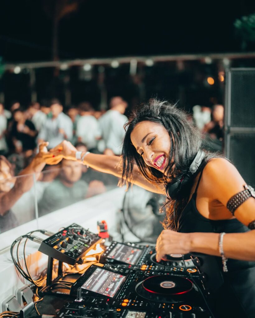 B Jones hace historia con su regreso al Mainstage de Tomorrowland tras vencer al cáncer