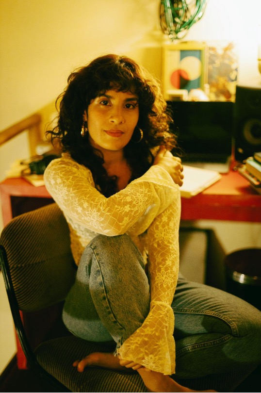 NURIA DUTT PRESENTA: «CANCIONES EN EL DESVÁN» CON BANDA COMPLETA EN BIRI BIRI CLUB CULTURAL EL 8 DE OCTUBRE