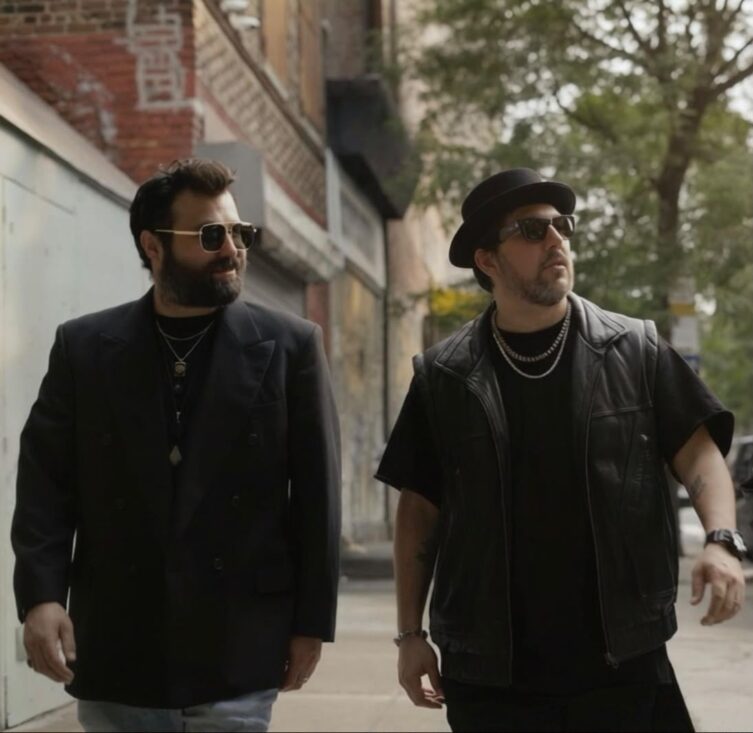THEKOIWAY abre su universo sonoro con RÜPÜ, su álbum debut de raíz latinoamericana y espíritu contemporáneo
