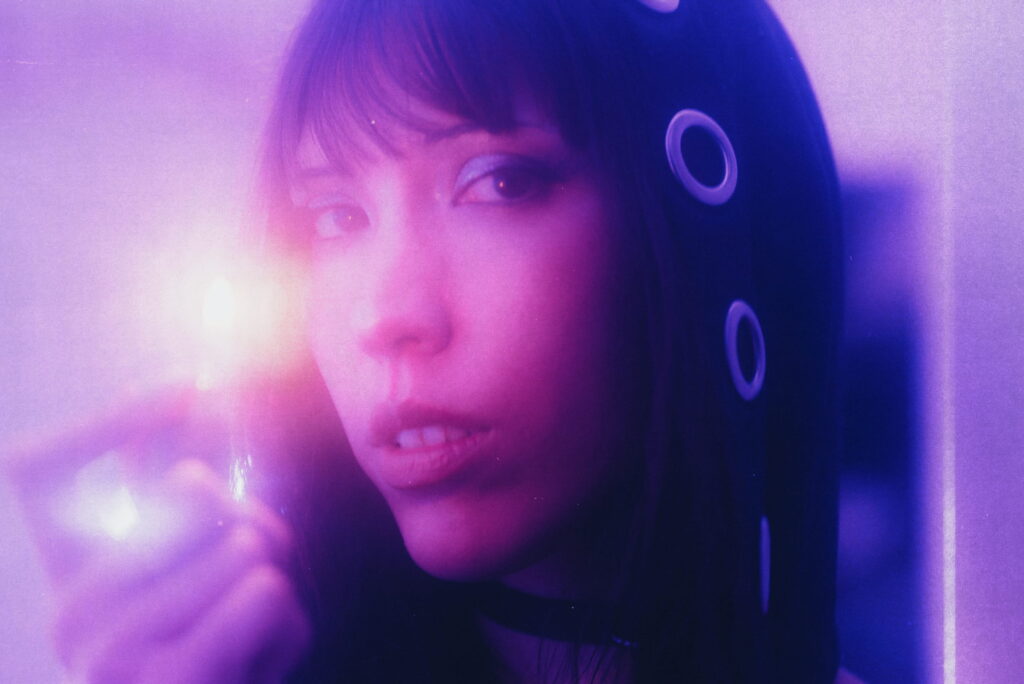 Atenea en la Luna convierte el anime en música con ‘Lovebomb’